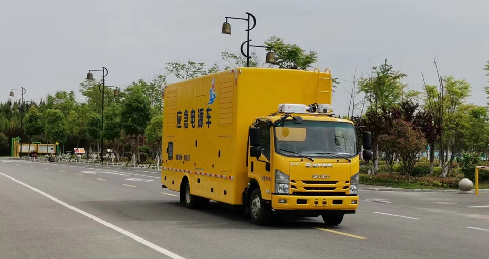 五十鈴3.8m軸距電源車120KW