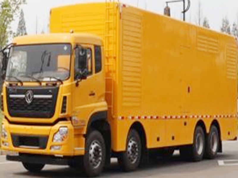 東風(fēng)天龍前四后八電源車1000KW